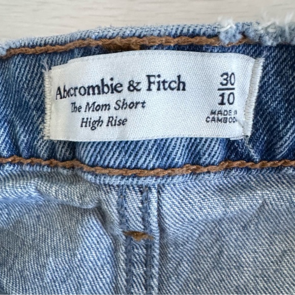 Abercrombie & Fitch Mom Jean Shorts High Rise Distressed Raw Hem Medium Wash 30 - Picture 2 of 7
